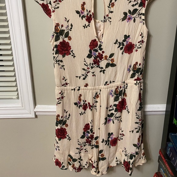 AE Romper - Picture 3 of 4